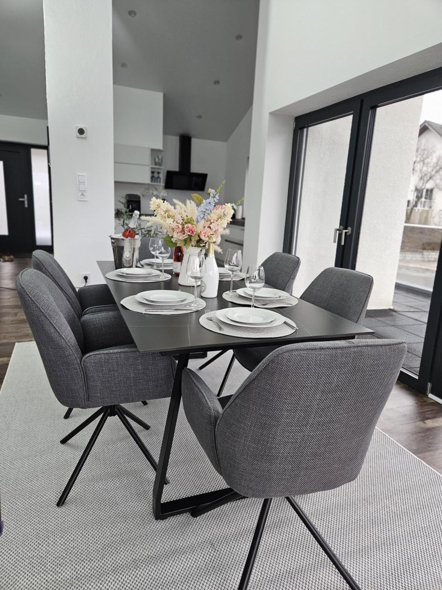 Stilvolle Penthouse Mit Grosszuegiger Sonnenterrasse Apartment *